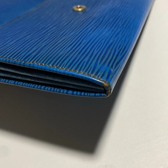 Authentic Louis Vuitton Malletier Blue Epi - Picture 7 of 17